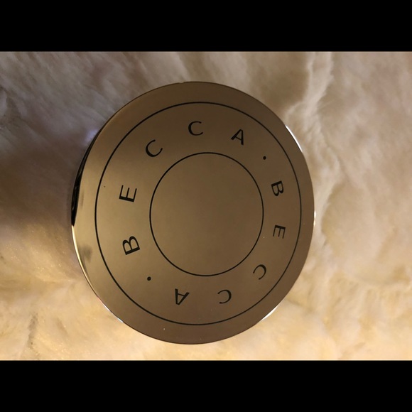 Becca Hydra-Mist Set & Refresh Powder - Picture 2 of 3